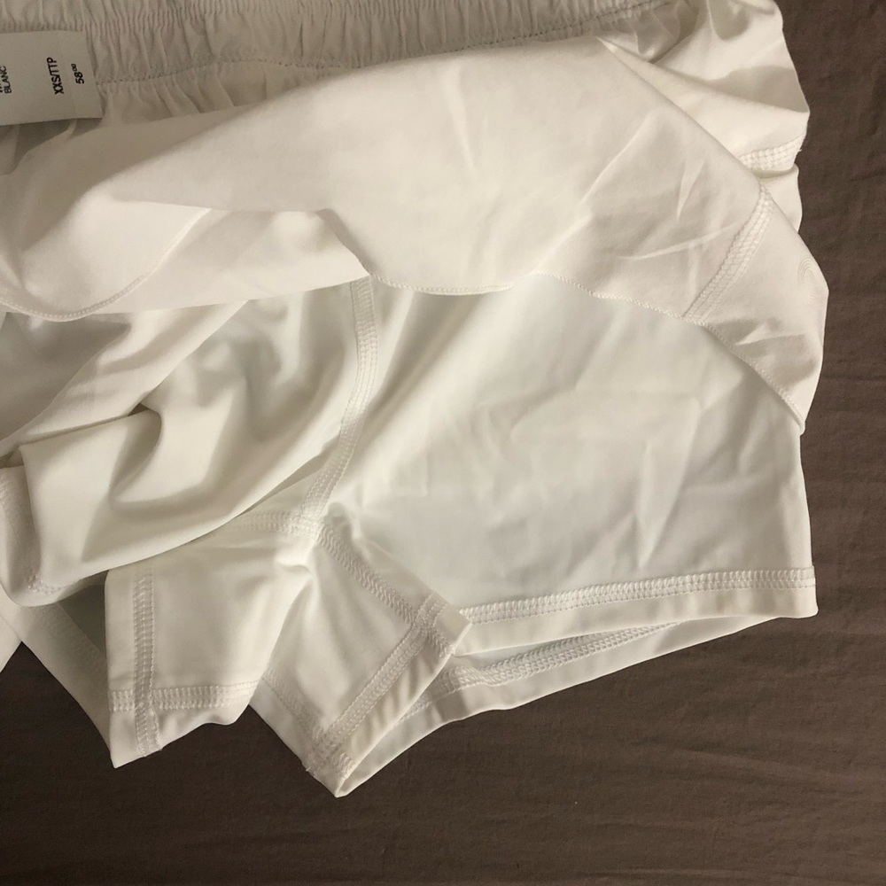Aritzia The Constant Kellima Running Shorts - Picture 5 of 7